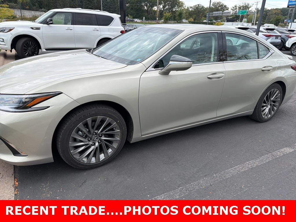 used 2024 Lexus ES 300h car, priced at $46,999