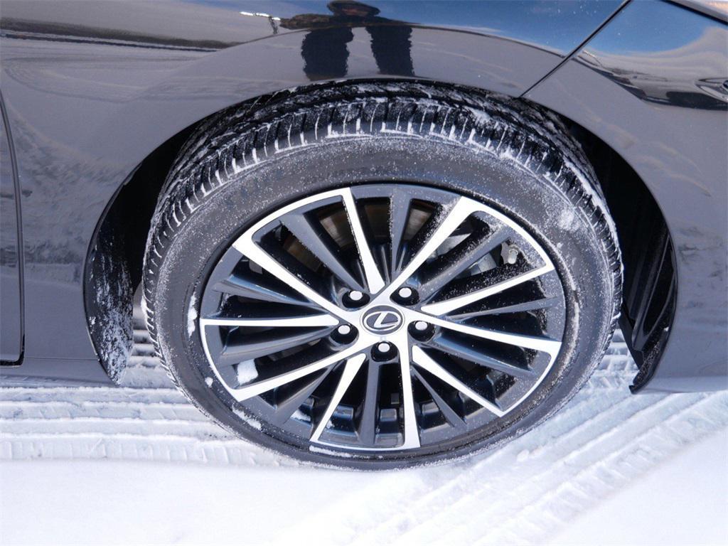 used 2024 Lexus ES 300h car, priced at $42,999