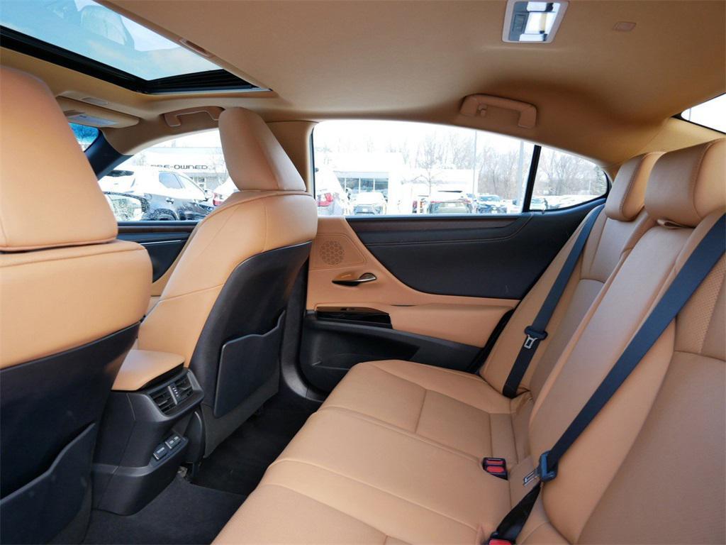 used 2024 Lexus ES 300h car, priced at $42,999