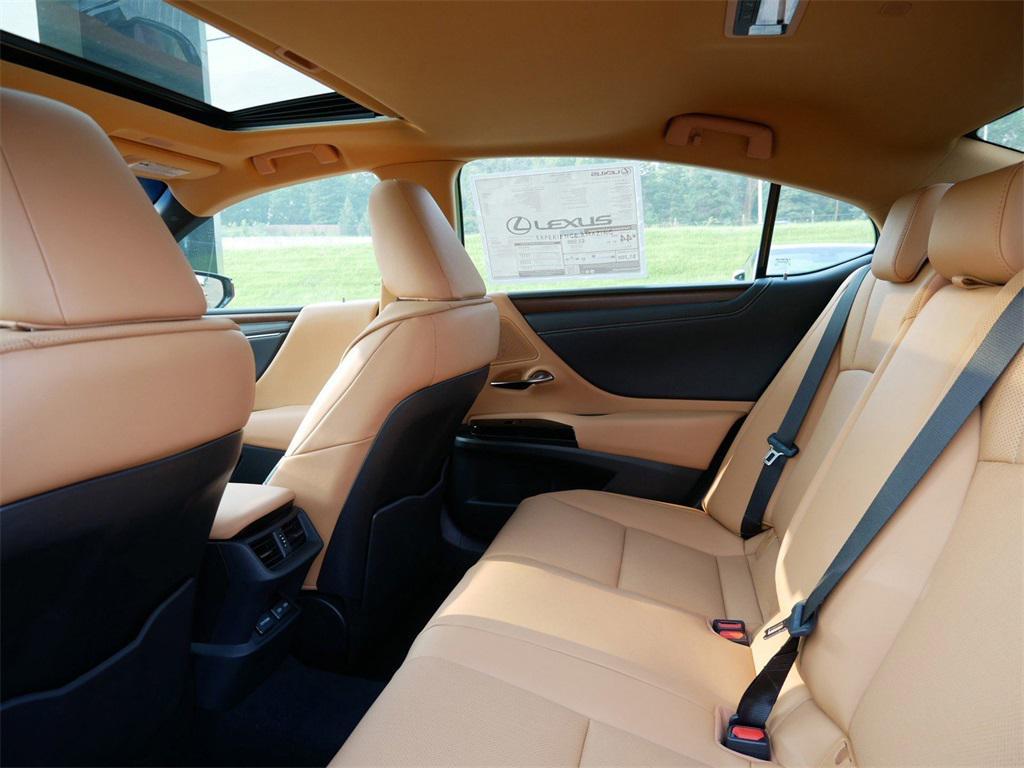 new 2025 Lexus ES 300h car, priced at $52,109