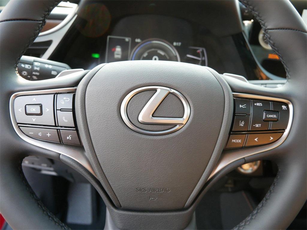 new 2025 Lexus ES 300h car, priced at $52,109