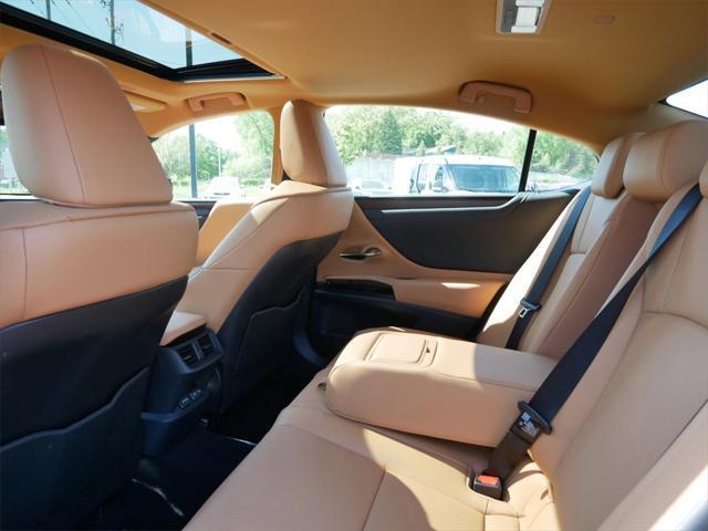 used 2025 Lexus ES 300h car, priced at $47,999