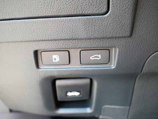 used 2025 Lexus ES 300h car, priced at $47,999