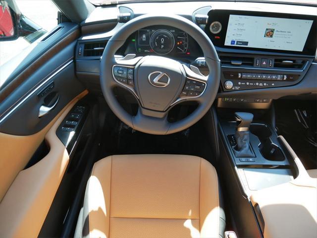 used 2025 Lexus ES 300h car, priced at $47,999