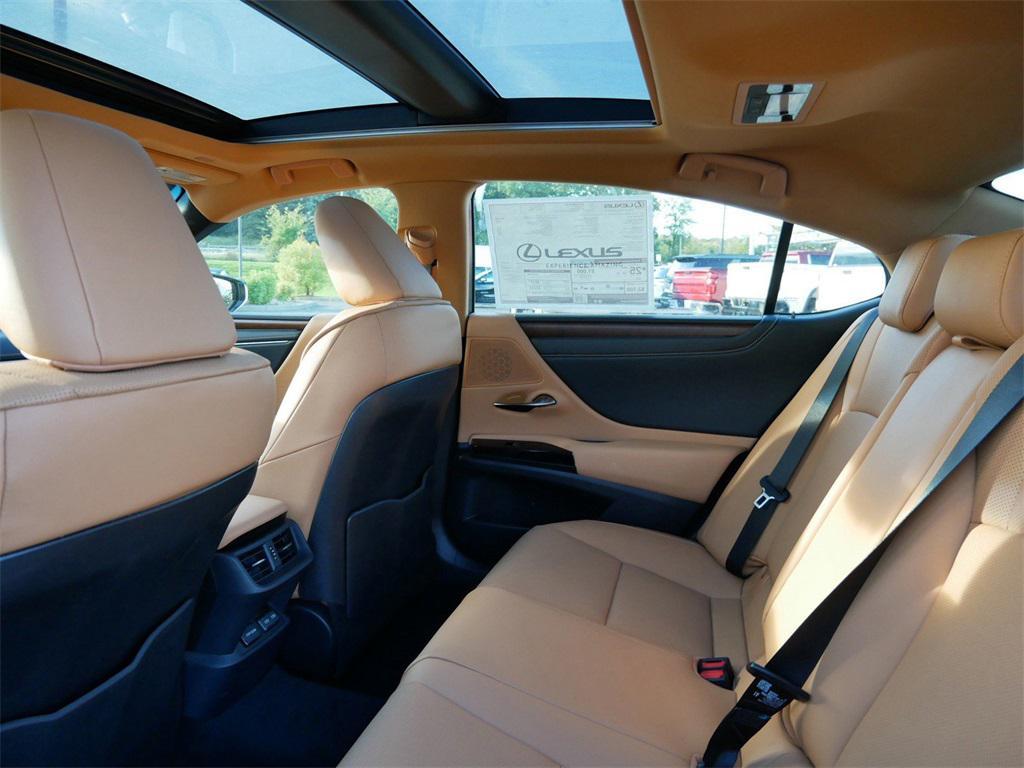 new 2025 Lexus ES 350 car, priced at $51,384