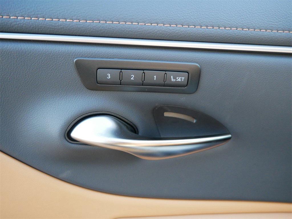 new 2025 Lexus ES 350 car, priced at $51,384