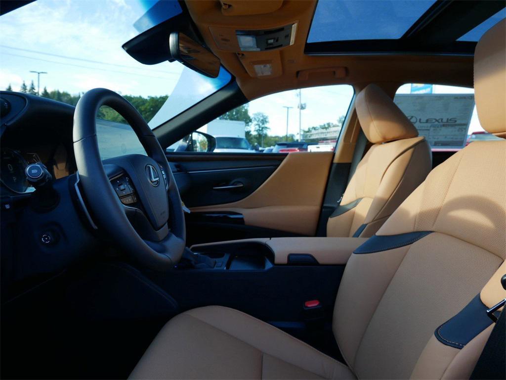 new 2025 Lexus ES 350 car, priced at $51,384