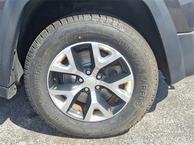 used 2018 Jeep Cherokee car, priced at $17,960