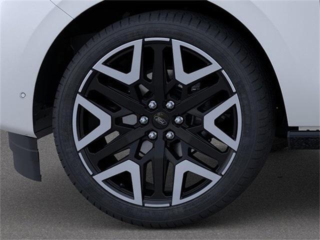 new 2025 Ford Expedition car, priced at $88,420