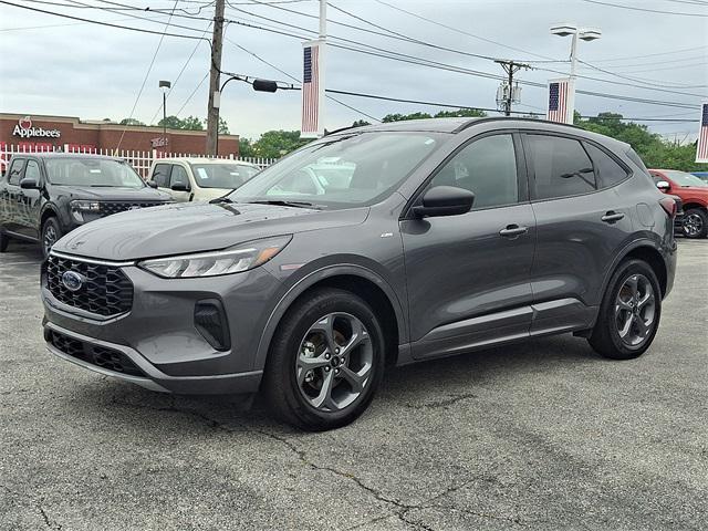 used 2023 Ford Escape car, priced at $25,662