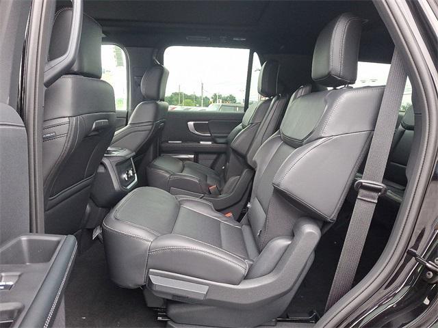 new 2025 Ford Expedition car, priced at $80,515