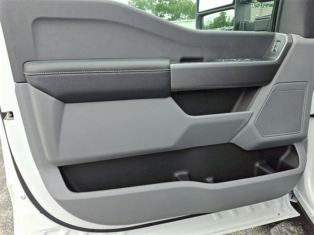 new 2025 Ford F-350 car, priced at $72,995