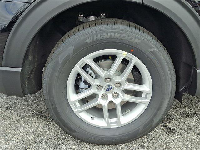 new 2025 Ford Explorer car, priced at $40,161