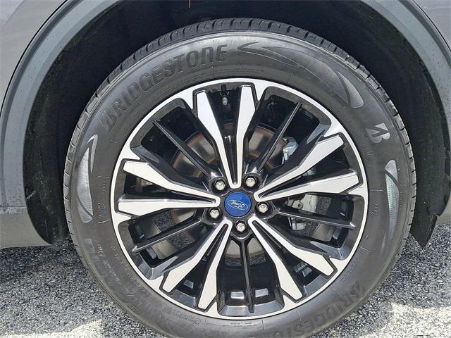 used 2022 Ford Escape car, priced at $26,563