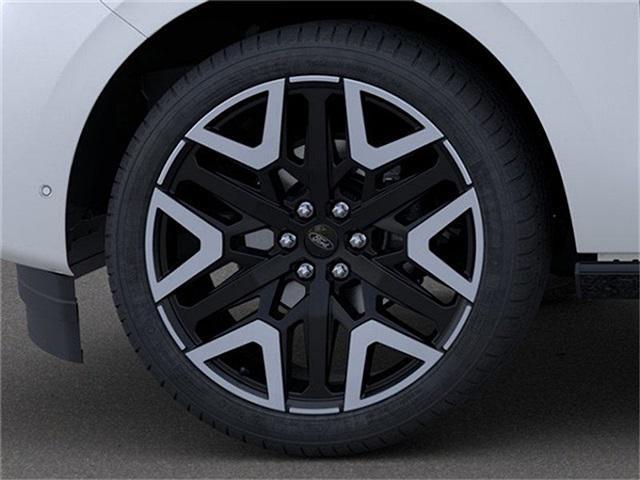 new 2025 Ford Expedition car, priced at $89,190