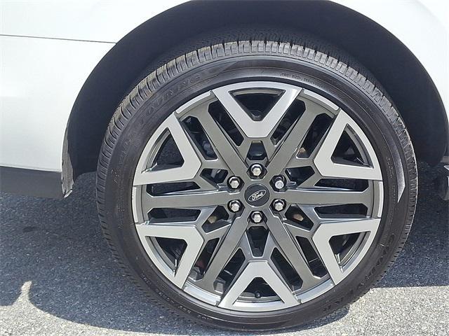 new 2025 Ford Expedition car, priced at $86,690