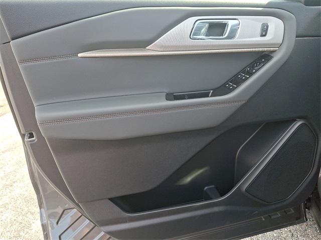 new 2025 Ford Explorer car, priced at $46,057