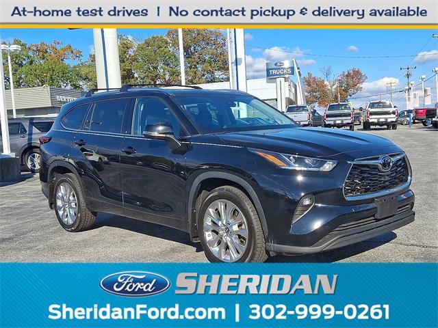 used 2022 Toyota Highlander car, priced at $35,284