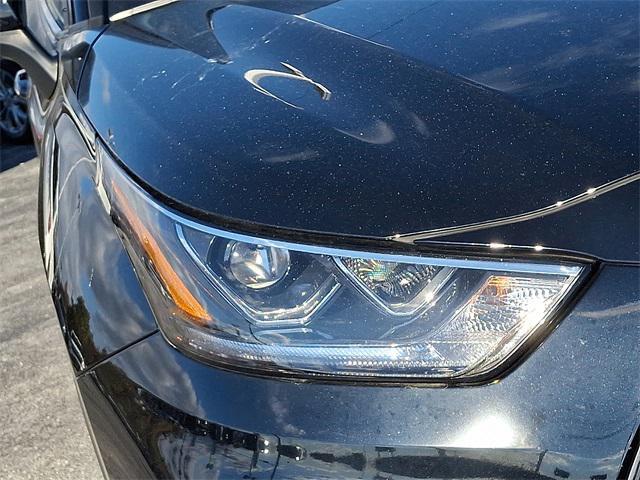 used 2022 Toyota Highlander car, priced at $35,284