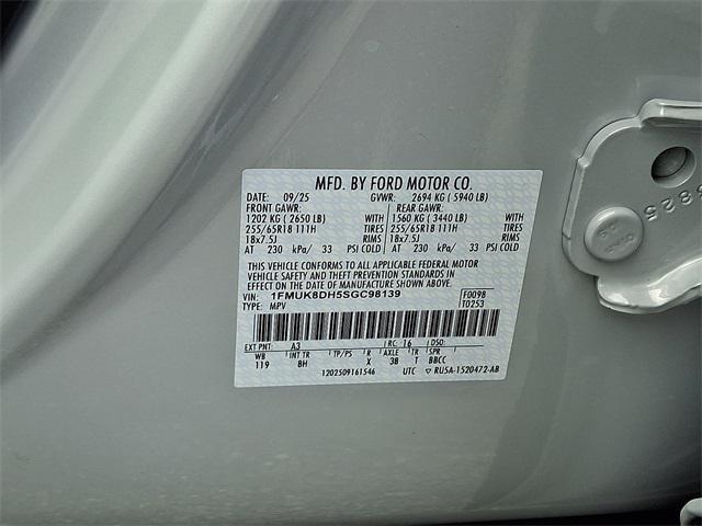 new 2025 Ford Explorer car, priced at $40,161