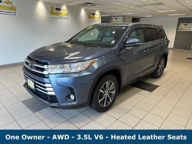used 2019 Toyota Highlander car, priced at $27,200