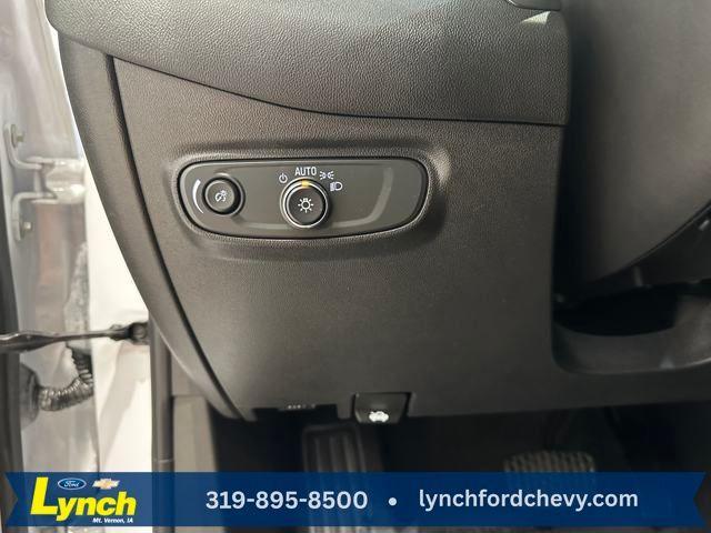 used 2022 Chevrolet Equinox car, priced at $26,000