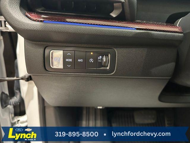 used 2024 Chevrolet Traverse car, priced at $52,500