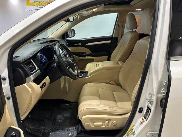 used 2015 Toyota Highlander car, priced at $13,000