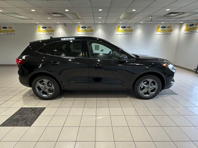 new 2025 Ford Escape car, priced at $33,050