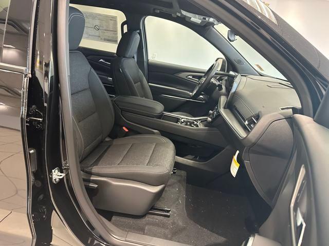 new 2025 Chevrolet Traverse car, priced at $50,965