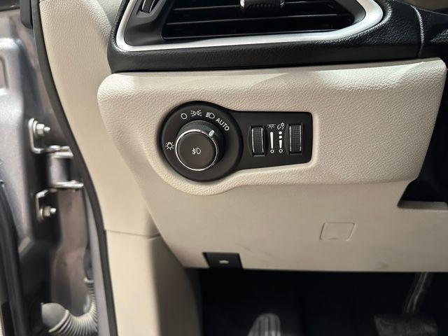 used 2019 Chrysler Pacifica car, priced at $11,000