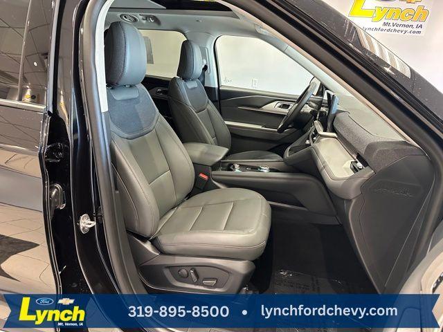 new 2025 Ford Explorer car, priced at $47,272