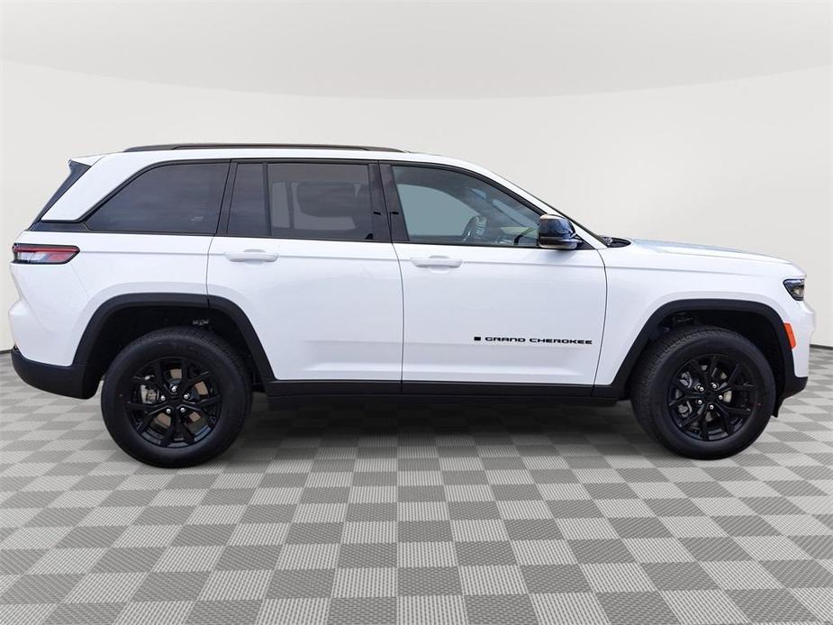 new 2024 Jeep Grand Cherokee car, priced at $41,945