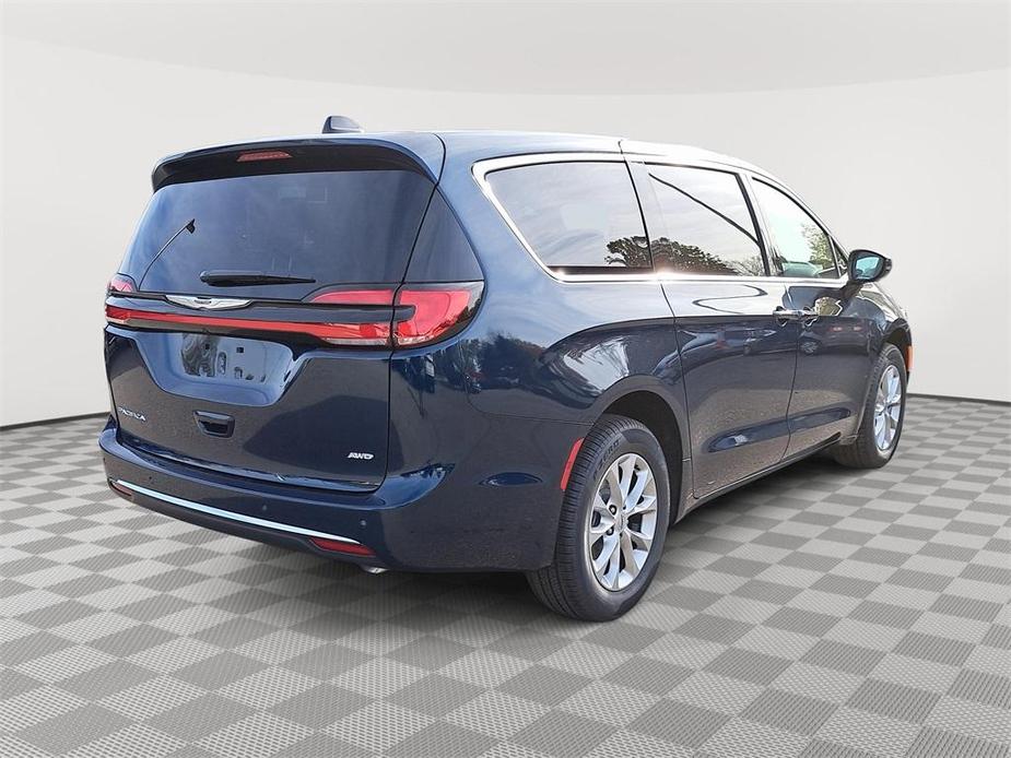 new 2025 Chrysler Pacifica car, priced at $45,635