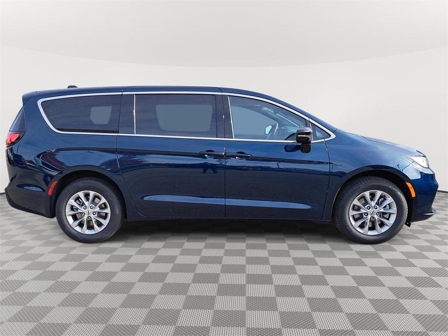 new 2025 Chrysler Pacifica car, priced at $45,635