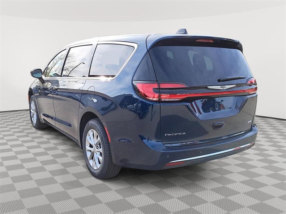 new 2025 Chrysler Pacifica car, priced at $45,635