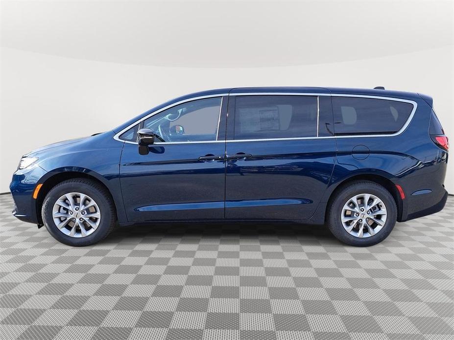 new 2025 Chrysler Pacifica car, priced at $45,635