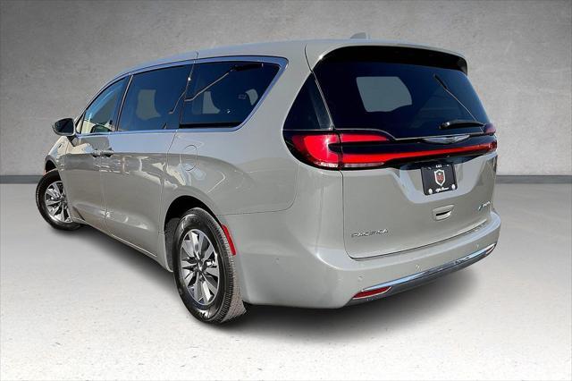 used 2022 Chrysler Pacifica Hybrid car, priced at $25,721