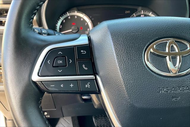 used 2024 Toyota Highlander car, priced at $33,888