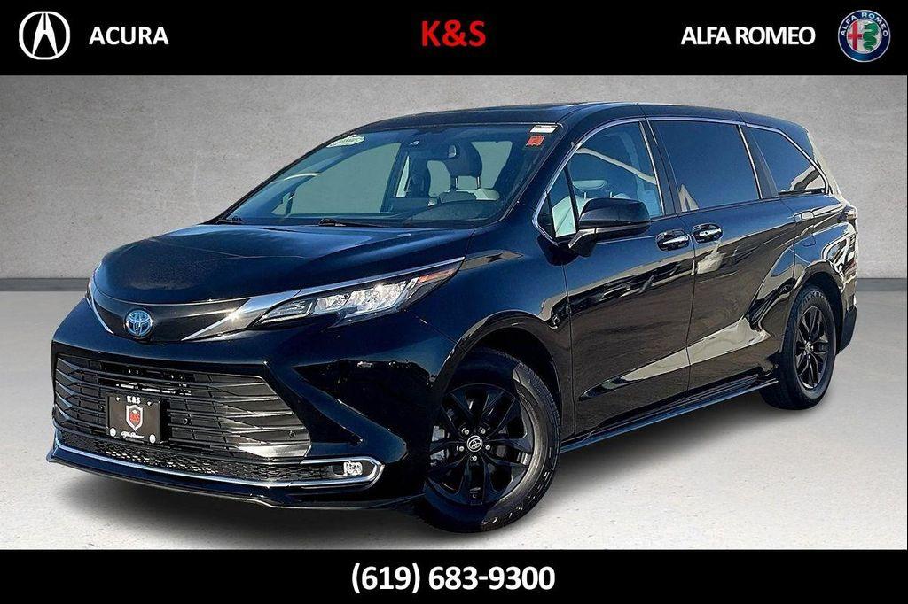 used 2023 Toyota Sienna car, priced at $39,999