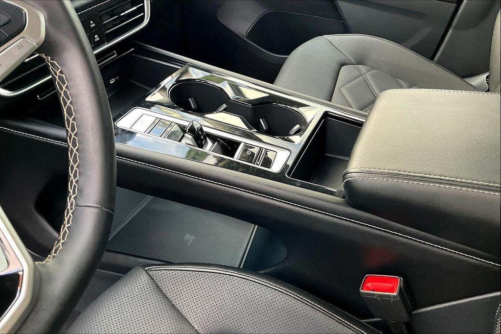 used 2024 Volkswagen Atlas car, priced at $30,612