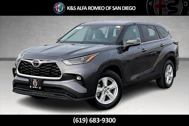 used 2022 Toyota Highlander car, priced at $27,402