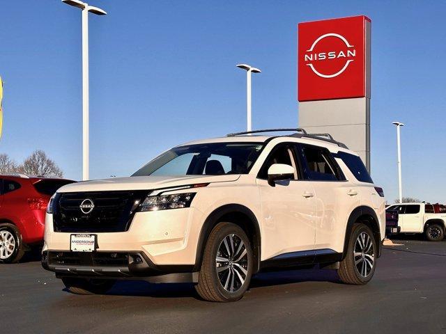 new 2024 Nissan Pathfinder car, priced at $50,423
