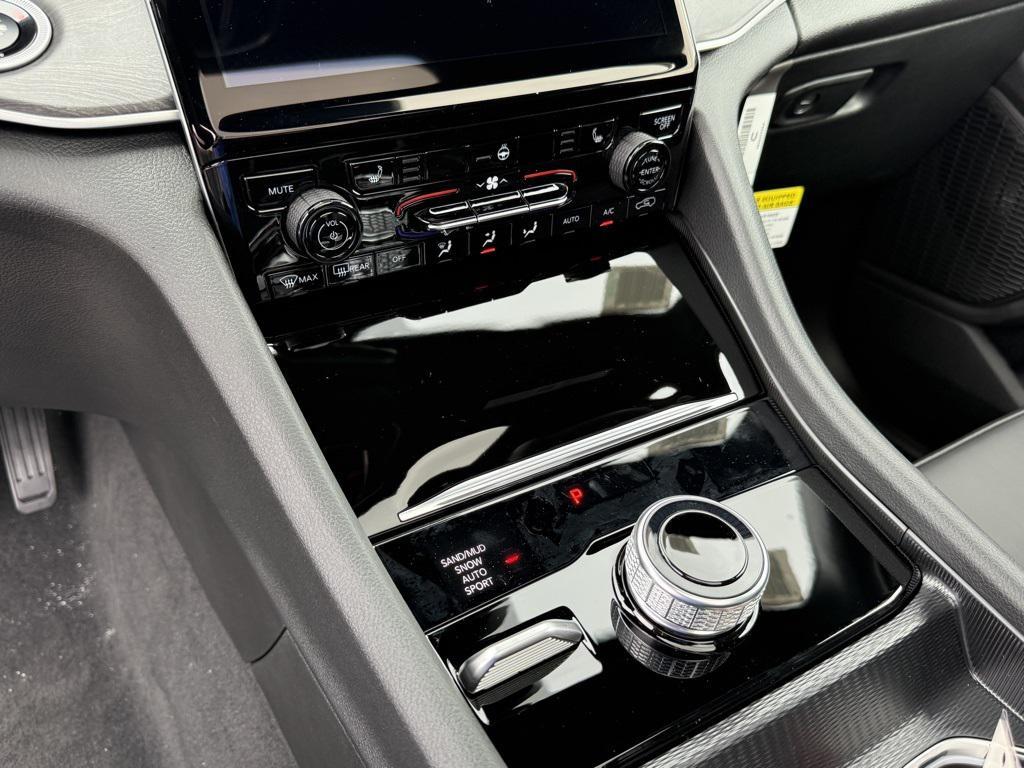new 2025 Jeep Grand Cherokee car, priced at $41,735