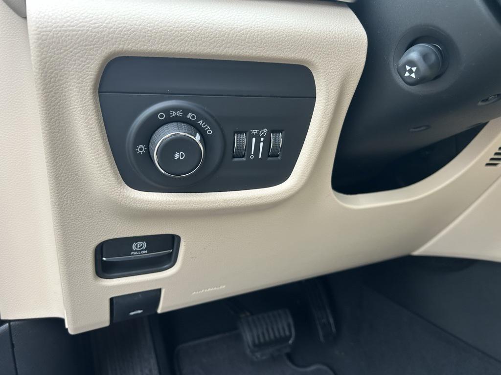 new 2025 Jeep Grand Cherokee car, priced at $41,835