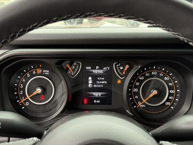 new 2025 Jeep Gladiator car, priced at $39,975