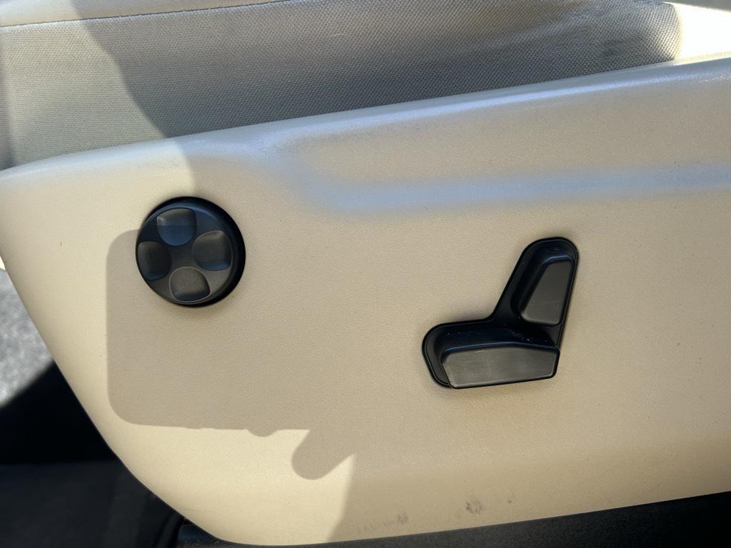 used 2014 Jeep Grand Cherokee car, priced at $12,995