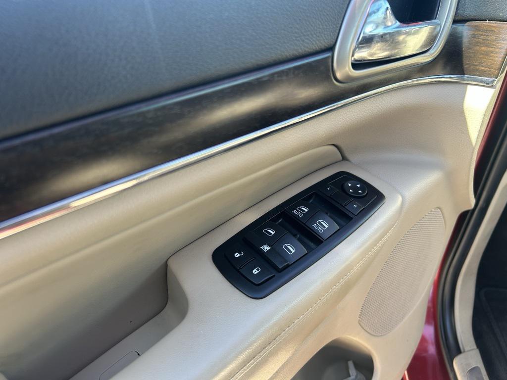 used 2014 Jeep Grand Cherokee car, priced at $12,995