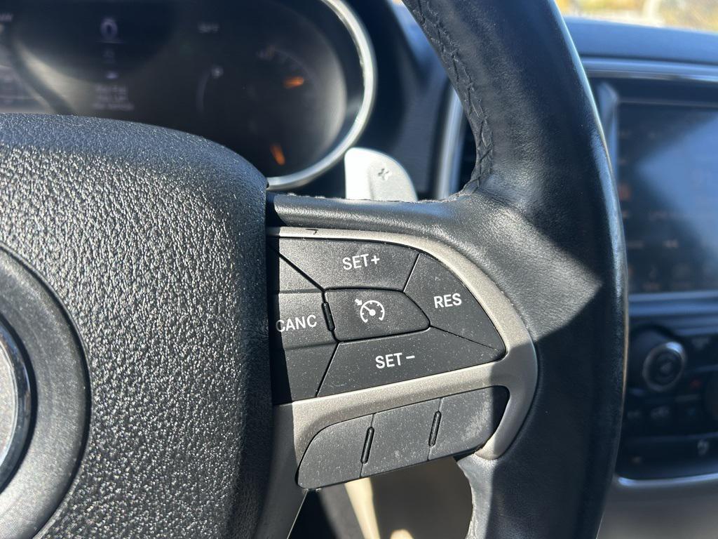 used 2014 Jeep Grand Cherokee car, priced at $12,995