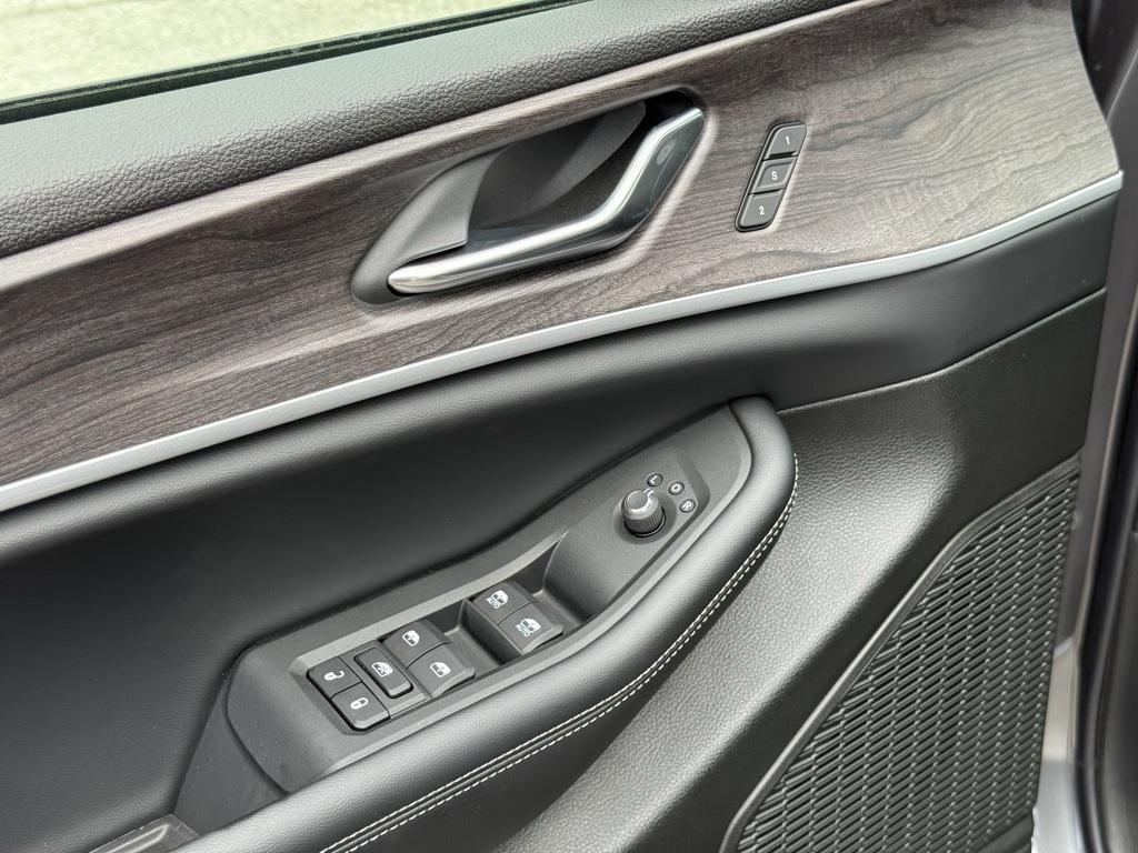 new 2025 Jeep Grand Cherokee L car, priced at $41,215